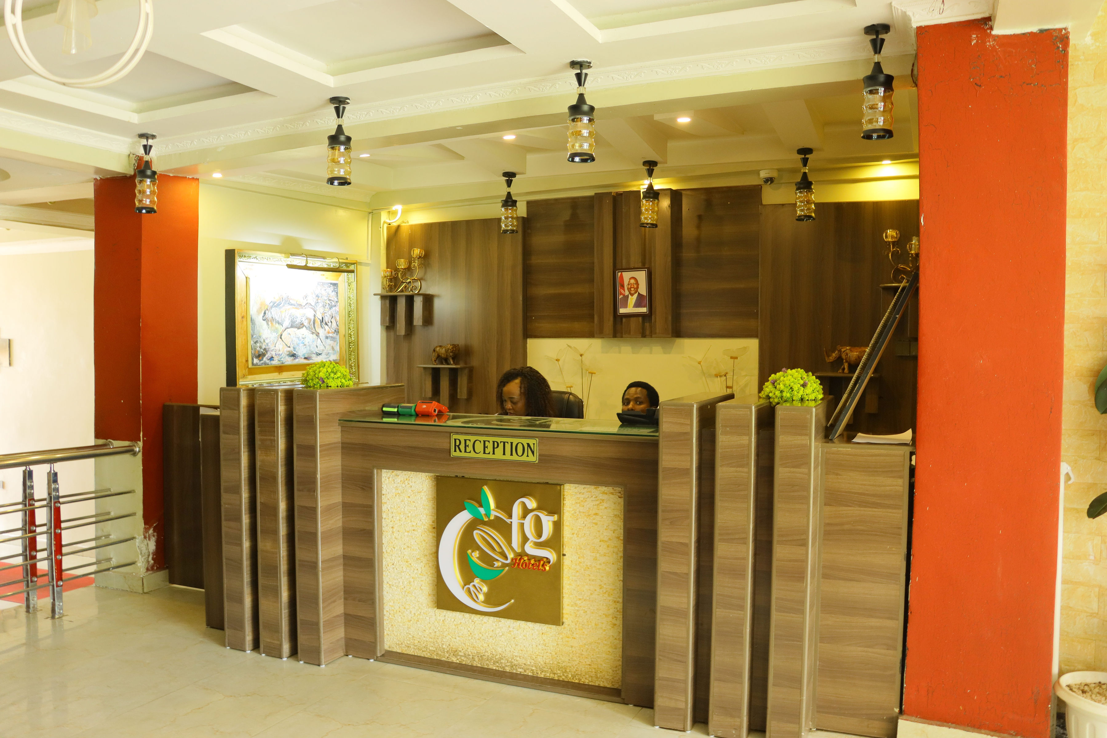 Famous Gates Hotel — Kaplong interior
